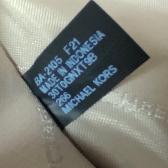 Michael Kors Sullivan Large Laptop Tote - Picture 14 of 14